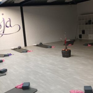 // YIN YOGA OP ZONDAG 29 DECEMBER 2024 \\